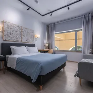 https://square-elegant-suites.hotelschalkidiki.net